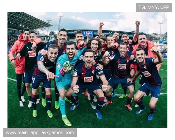 欧冠战术板上,新一代理念正逐步取代旧有公式 欧冠战术板上,新一代理念正逐步取代旧有公式