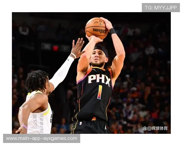 布克关键时刻接球命中,太阳胜利收官