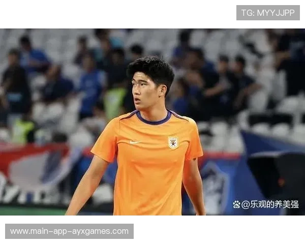 彭啸身体卡位赢下球权:力量与智慧的完美结合 彭啸身体卡位赢下球权:力量与智慧的完美结合